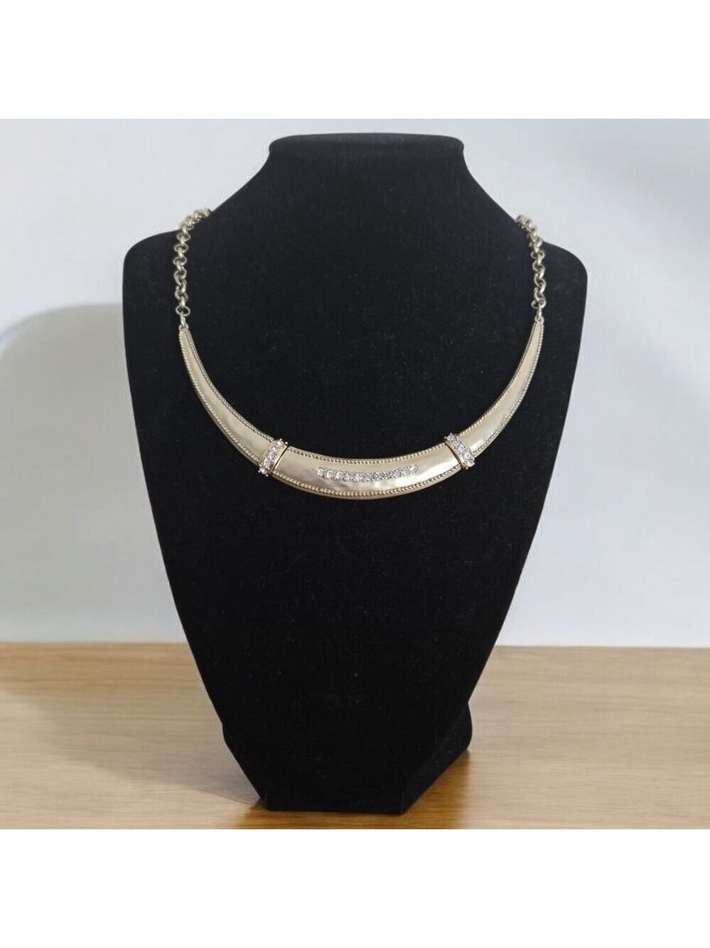 ✨ Chico’s “Dariya” Gold-Tone Crystal Collar Necklace